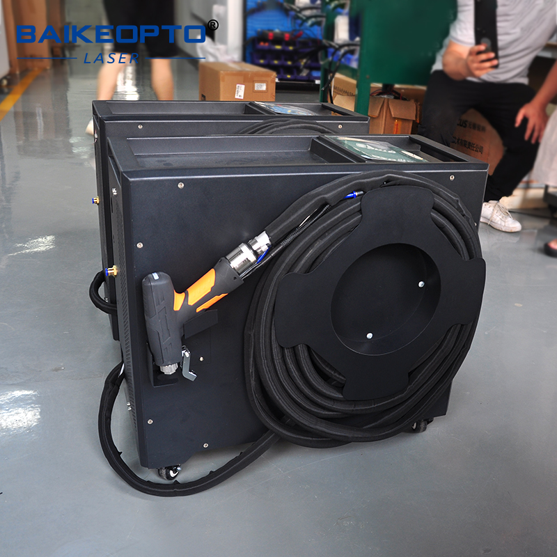 Industrial Handheld Laser Welding Machine - Saldatrice Laser a Fibra Portatile Industriale