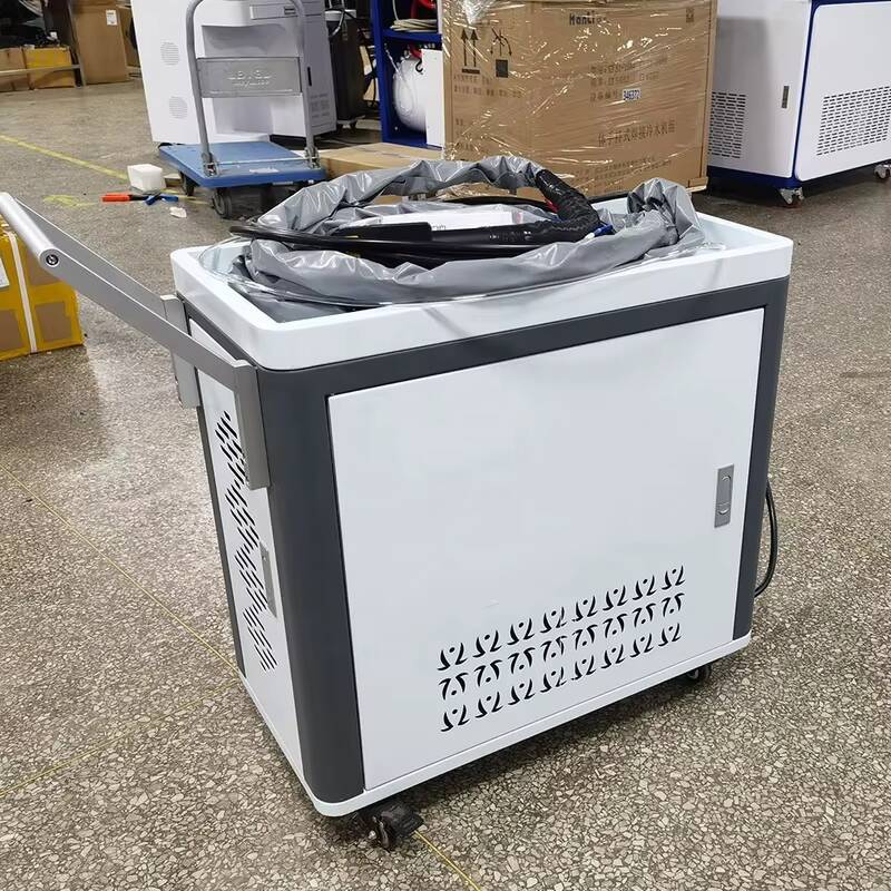 Pulitore Laser a Fibra Pulsata - Industrial Fiber Laser recensione e prezzo